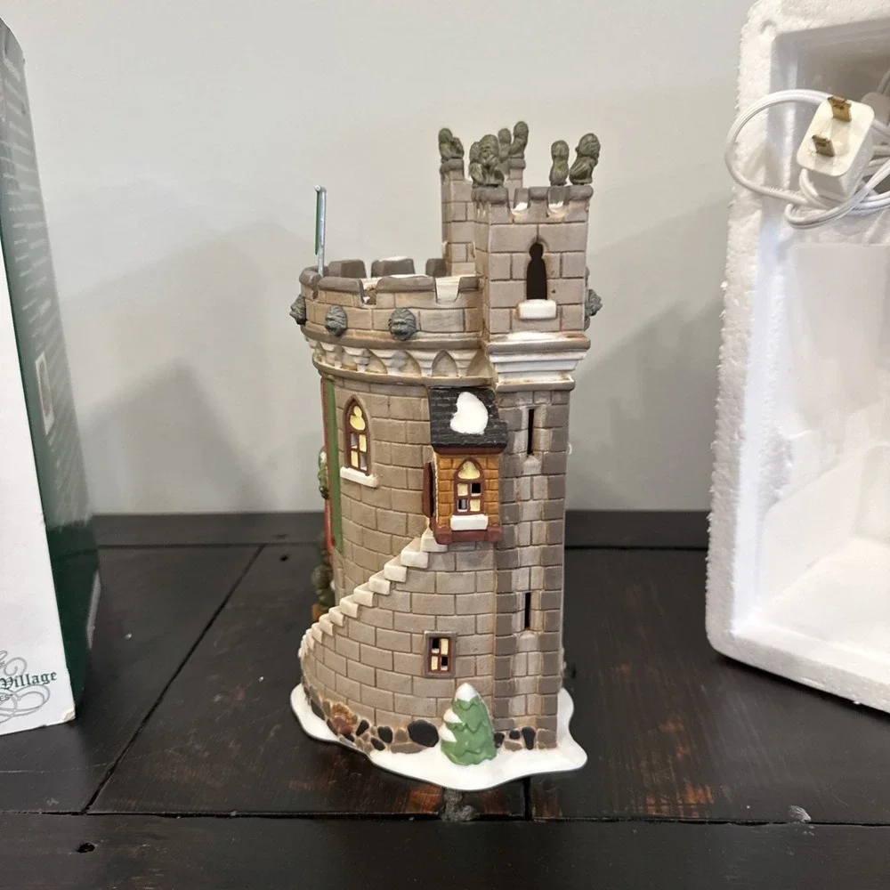 Department 56 Dickens' Village  